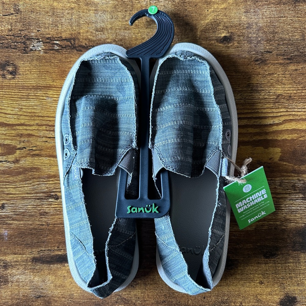 NWT Sanuk Donna Vintage Camo Sidewalk Surfer (Size 7)